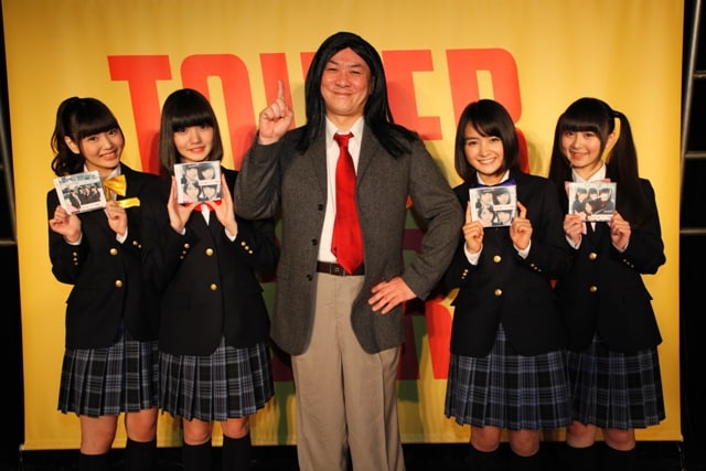 乙女新党と“ほぼ金八先生”こと三又又三。