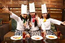 コラボメニューの食材を使ってオリジナルプレートを完成させたさくら学院クッキング部 ミニパティ。