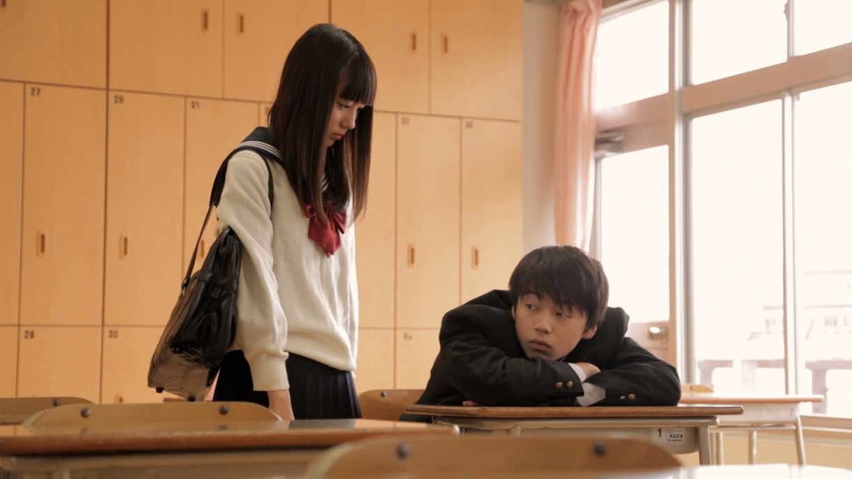 荻野可鈴主演「ホワイトデー応援ムービー」の様子。