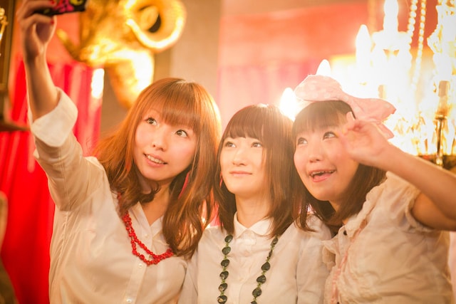 リアル3区。左からゆめち、尾苗愛、キーコ。