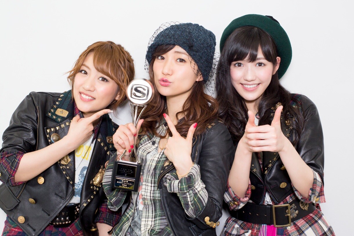 恋するフォーチュンクッキー」が特別賞を受賞したAKB48。 [画像