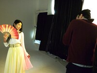 イチヒメ役の茅原実里。写真はビジュアルブック撮影の様子。