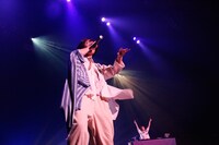 Charisma.comのライブの様子。