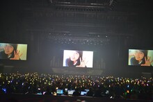 本日3月9日に行われた私立恵比寿中学「私立恵比寿中学 Luck To The Future PART1」の様子。ビデオレターでライブに参加した杏野なつ。