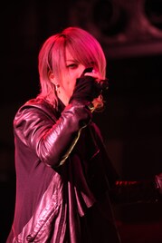 SuG、2年ぶり「SuGの日」ライブでパート替えカバー曲も