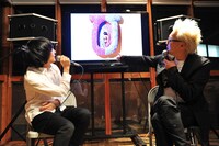 石崎ひゅーい「僕だけの楽園」のビデオクリップ完成披露イベントの様子。