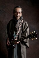 和嶋慎治（人間椅子）