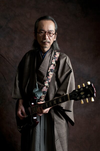 和嶋慎治（人間椅子）