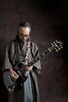 和嶋慎治（人間椅子）