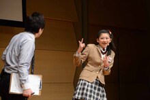 左から槙尾ユースケ、磯野莉音。