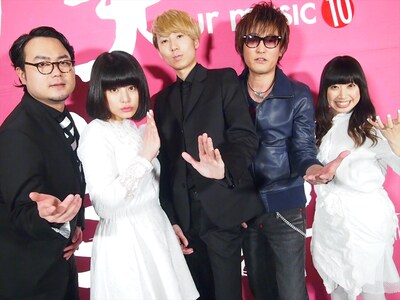 「僕らの音楽」スタジオライブ収録後のゲスの極み乙女。とスガシカオ。