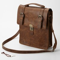 「私立手越女子高等学校 公式 鞄職人仕立ての本革学生鞄（ブラウン）」見本