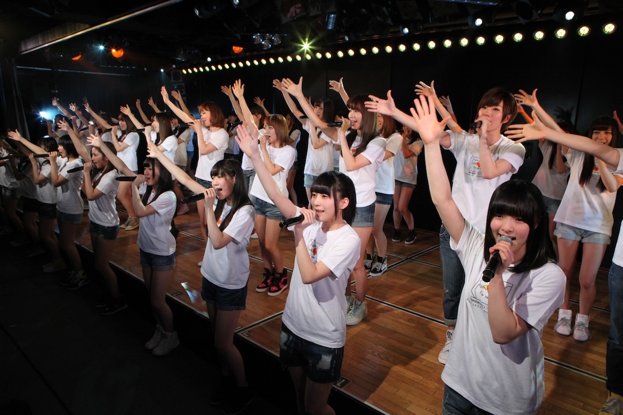 3月11日にAKB48劇場で行われた「東日本大震災復興支援特別公演～誰かのためにプロジェクト2014～」の様子。(c)AKS