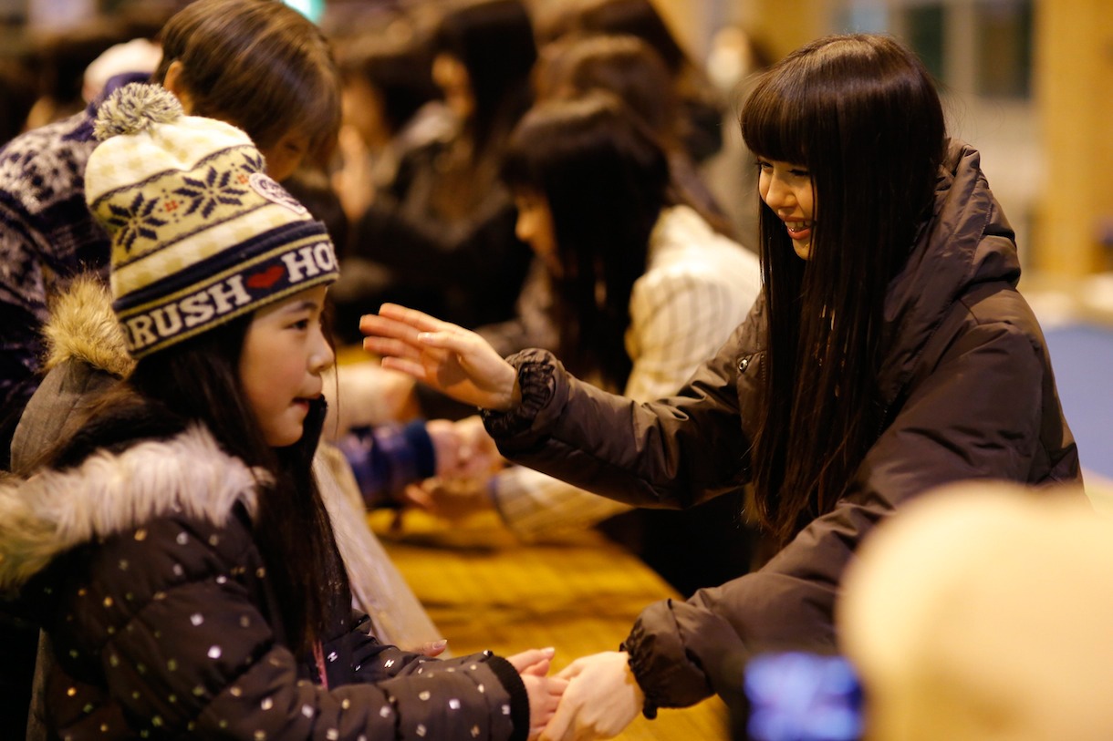 3月11日に岩手県宮古市で行われたAKB48グループのライブの様子。(c)AKS