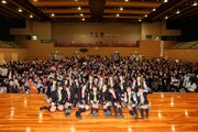 3月11日に宮城県石巻市で行われたAKB48グループのライブの様子。(c)AKS