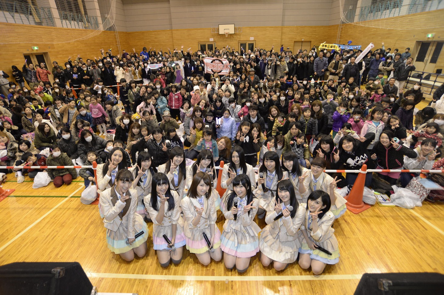 3月11日に福島県南相馬市で行われたAKB48グループのライブの様子。(c)AKS