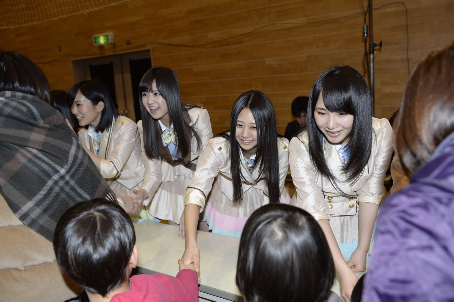 3月11日に福島県南相馬市で行われたAKB48グループのライブの様子。(c)AKS