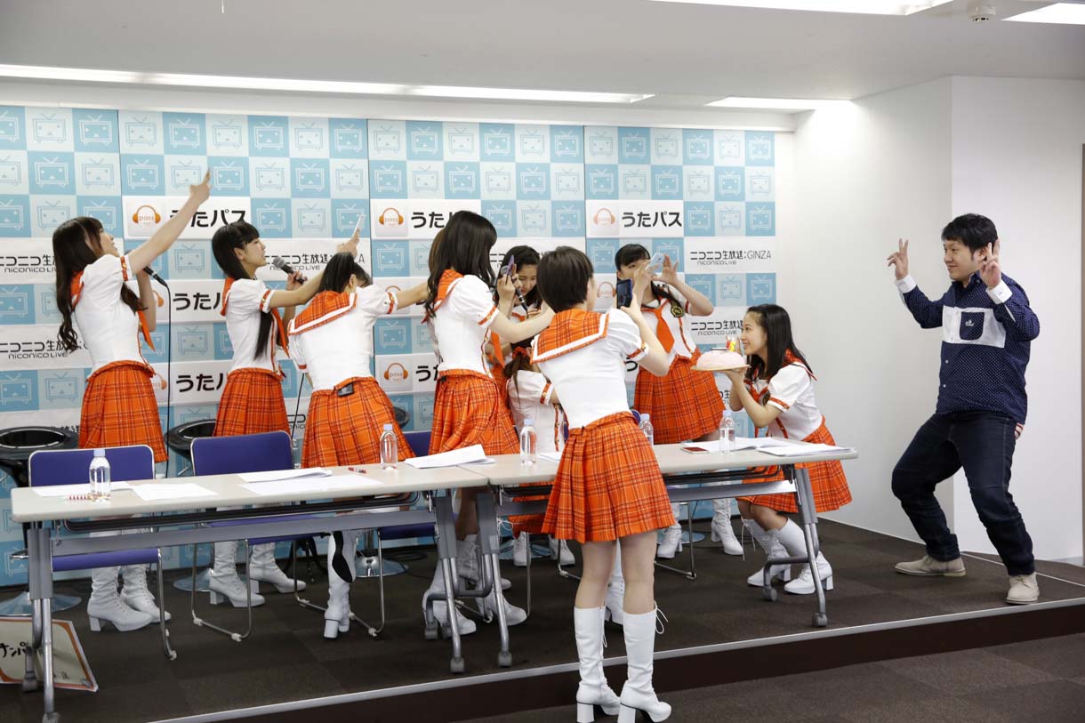 ニコニコ生放送「【モーニング娘。'14】がニコニコにやってきた 初の全員集合ニコ生特番 by 『うたパス』」の様子。