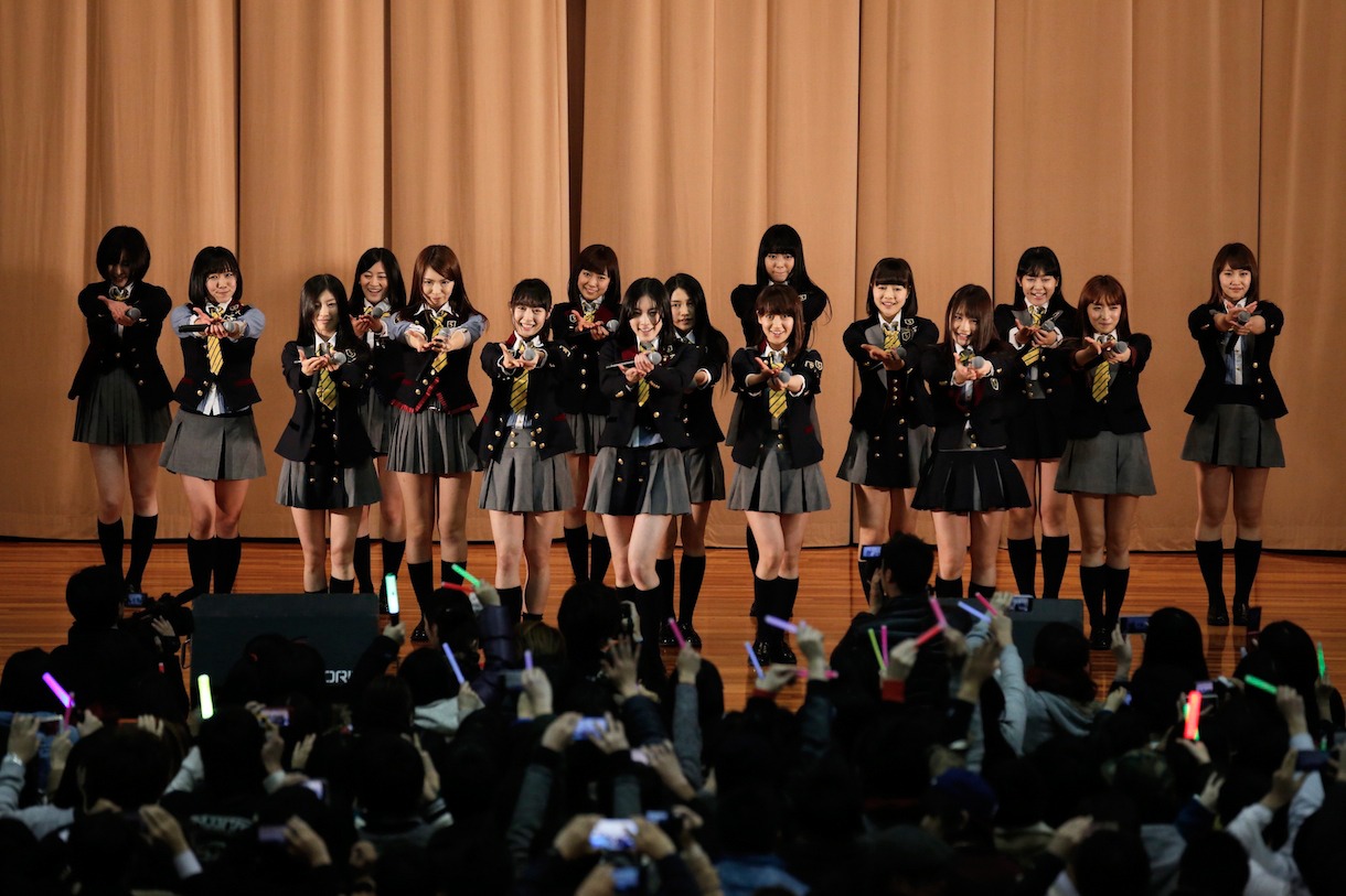 3月11日に宮城県石巻市で行われたAKB48グループのライブの様子。(c)AKS