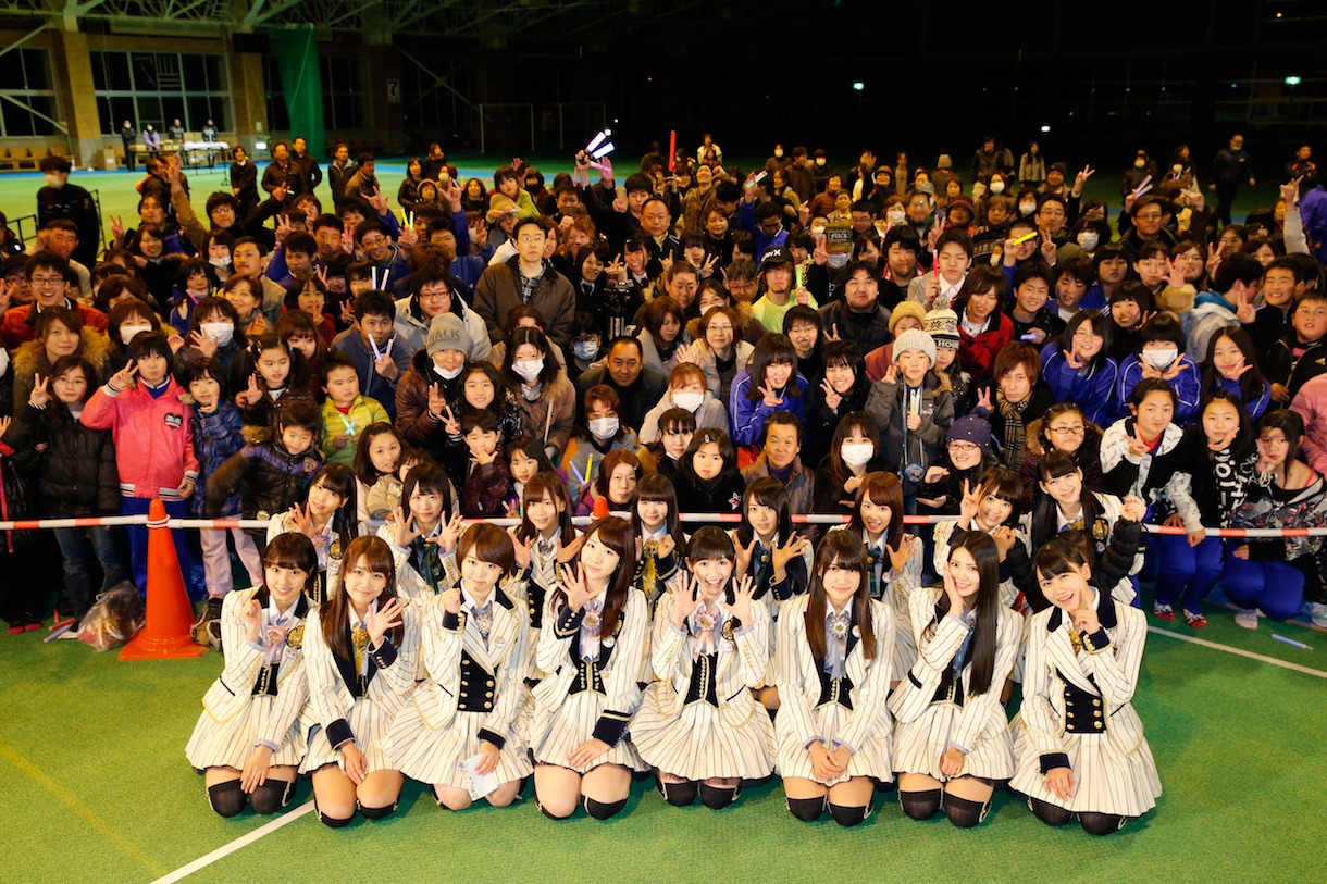 3月11日に岩手県宮古市で行われたAKB48グループのライブの様子。(c)AKS