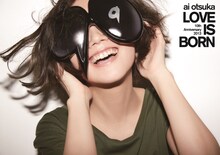 大塚愛「大塚 愛 LOVE IS BORN ～10th Anniversary 2013～」DVD盤ジャケット