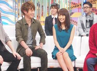 「新堂本兄弟」出演時の溝端淳平と有村架純。