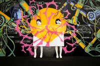 FEMM自身と壁をキャンパスにし、完成したコラボレーションアート。