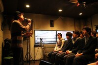 ハジ→が石巻市内のカフェにて行ったライブの様子。