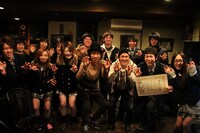 ハジ→、宮城大樹、女川高校卒業生の集合写真。