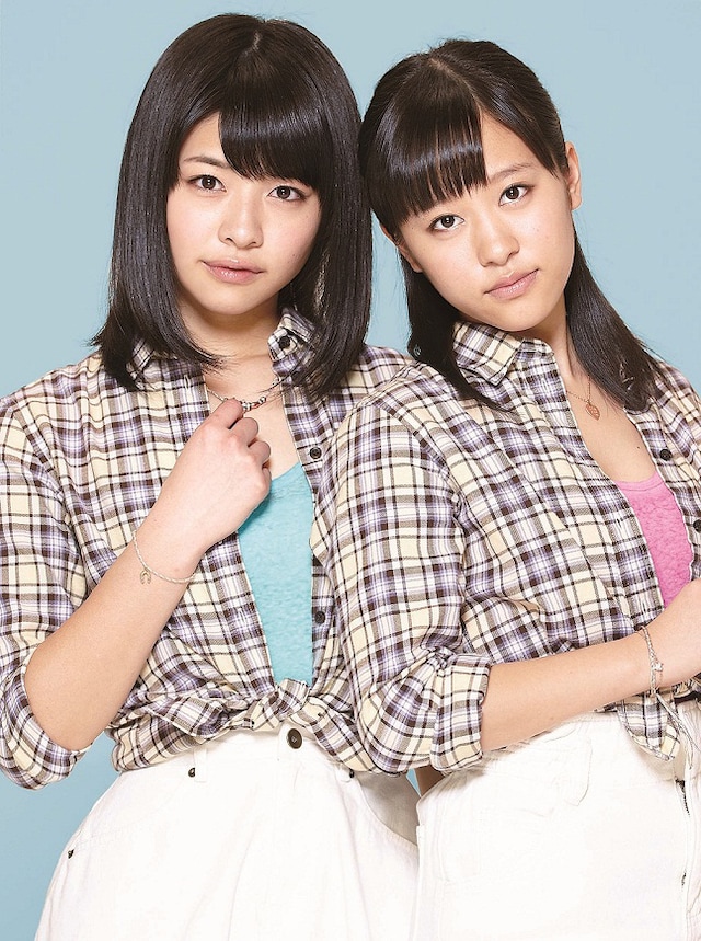 ODATOMO。左から金澤朋子（Juice=Juice）、小田さくら（モーニング娘。'14）。