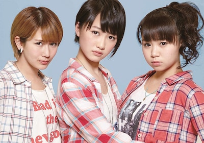 トリプレット。左から岡井千聖（℃-ute）、工藤遥（モーニング娘。'14）、高木紗友希（Juice=Juice）。
