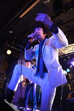 コヤマシュウ（Vo / SCOOBIE DO）