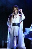 YOSHIKI