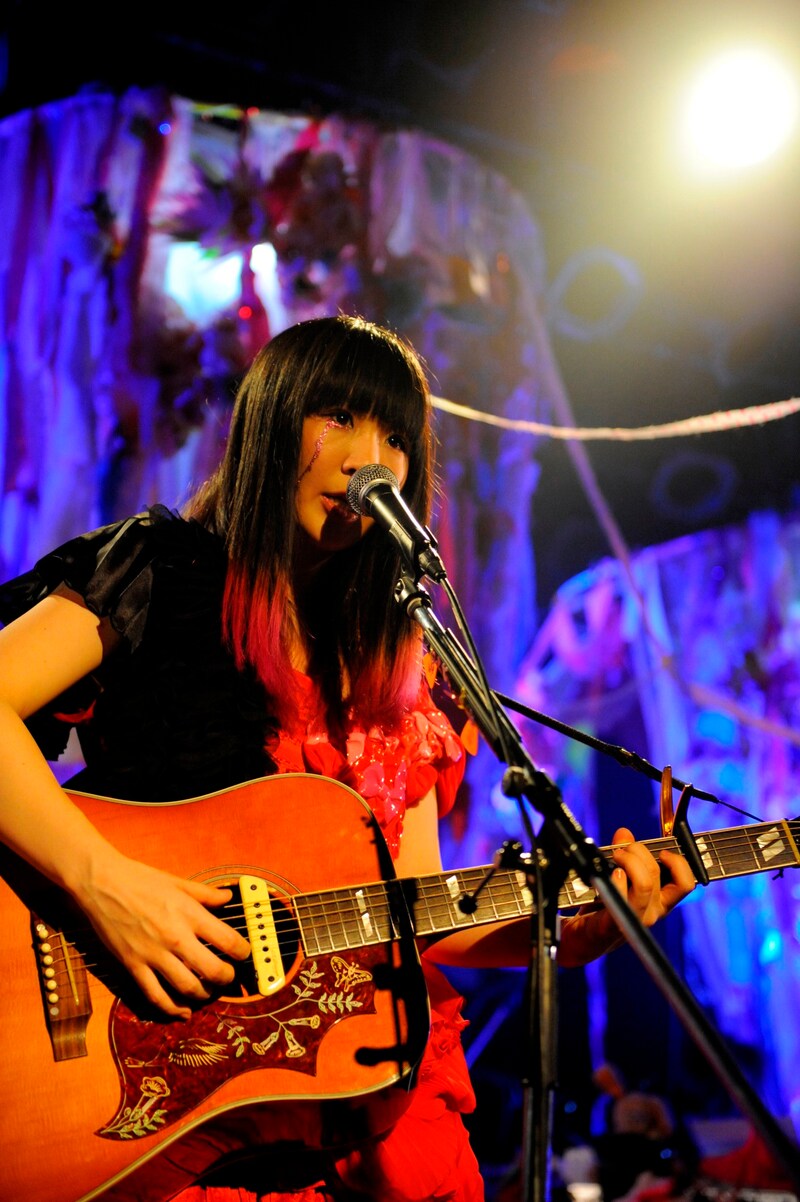 大森靖子「絶対少女が夢見るBBa'14ツアーファイナル『最終公演』」東京・LIQUIDROOM ebisu公演の様子。