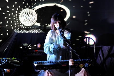 内田万里（Vo, Key）