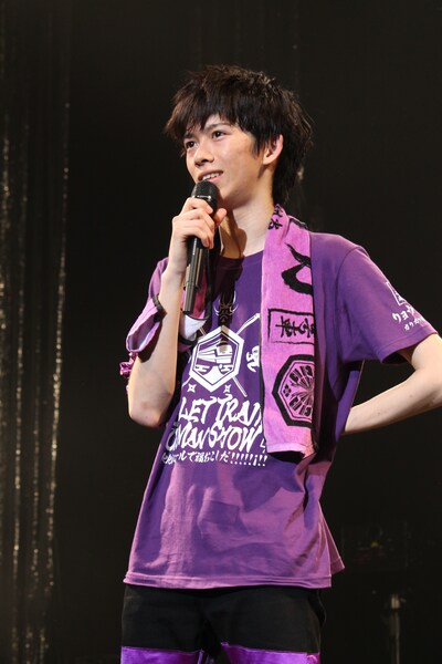 新曲「Believe×Believe」のセンターを務めるリョウガ。