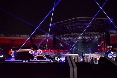 ももいろクローバーZ「ももクロ春の一大事2014 国立競技場大会～NEVER ENDING ADVENTURE 夢の向こうへ～」3月16日公演の様子。