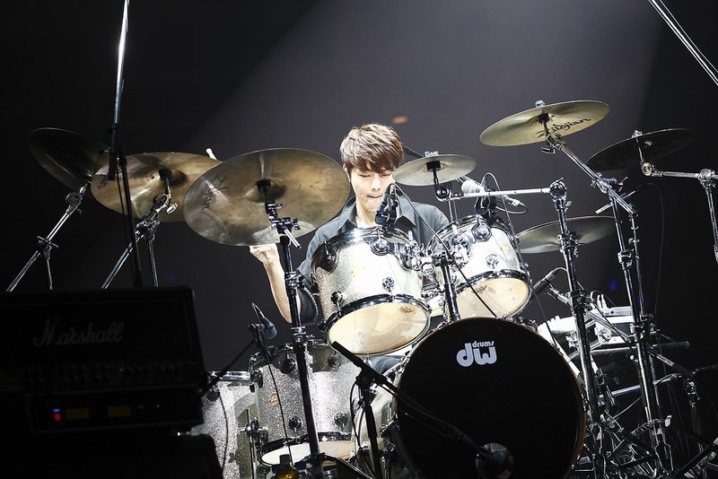 「2013 FNC KINGDOM IN JAPAN -Fantastic & Crazy- DAY1 -Fantastic day-」の様子。（C）2014 FNC Entertainment / FNC MUSIC JAPAN INC. All Rights Reserved.