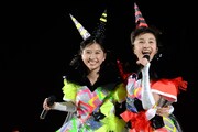 左から玉井詩織、百田夏菜子。