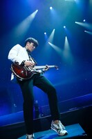 「2013 FNC KINGDOM IN JAPAN -Fantastic & Crazy- DAY2 -Crazy day-」の様子。（C）2014 FNC Entertainment / FNC MUSIC JAPAN INC. All Rights Reserved.