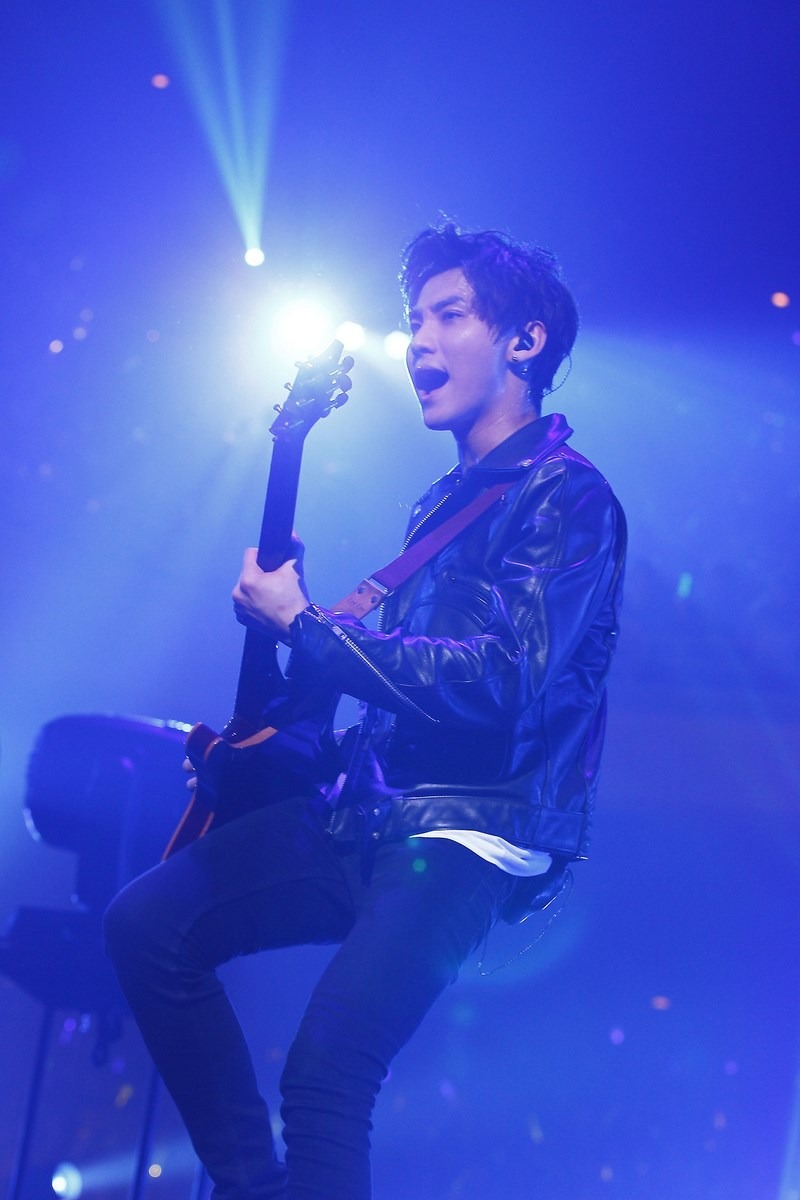 「2013 FNC KINGDOM IN JAPAN -Fantastic & Crazy- DAY1 -Fantastic day-」の様子。（C）2014 FNC Entertainment / FNC MUSIC JAPAN INC. All Rights Reserved.