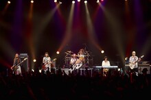 3月16日に東京・SHIBUYA-AXで行われたSCANDAL「バンドやろうよ!!Vol.5」の様子。