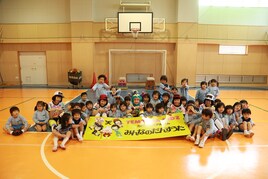 TEMPURA KIDZ、幼稚園児50人に“だんすれっすん”