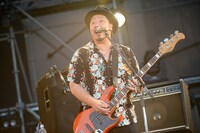 上江洌清作（Vo, B）