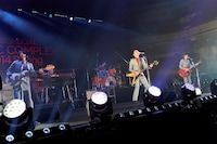 「uP!!!SPECIAL MUSIC COMPLEX 2014,Spring」に出演したウルフルズのライブの様子。