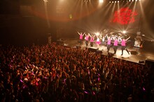 最後の挨拶をする氣志團とLiSAとニセLiSA。