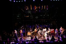 THE BAWDIES「ROCKIN' THIS JOINT TONIGHT」1公演目の様子。（撮影：三吉ツカサ [Showcase]）