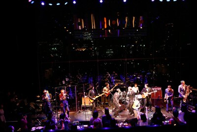 THE BAWDIES「ROCKIN' THIS JOINT TONIGHT」1公演目の様子。（撮影：三吉ツカサ [Showcase]）