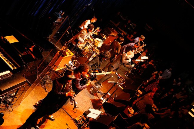 THE BAWDIES「ROCKIN' THIS JOINT TONIGHT」1公演目の様子。（撮影：三吉ツカサ [Showcase]）