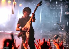 川島道行（Vo, G）（撮影：テッド・ジェンセン）